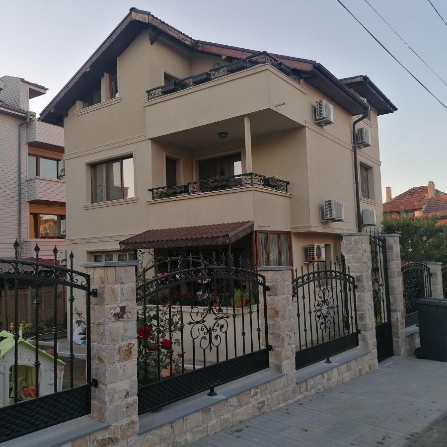 Apartments Dona 체르노모레츠 외부 사진